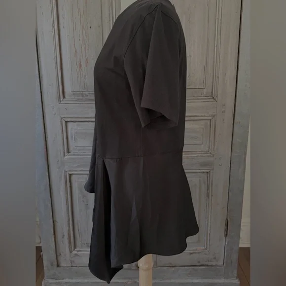 Black Asymmetrical Top - JW Anderson /Uniqlo - Picture 2 of 6